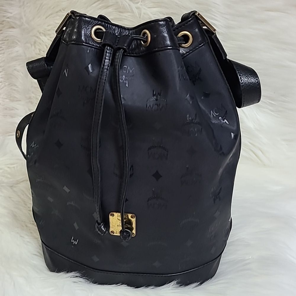 💯 Authentic MCM Bucket Bag 🍀 - Picture 8 of 15